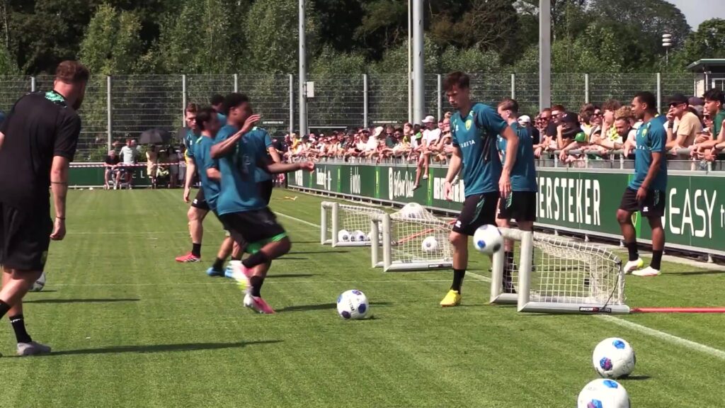 Spelers van ADO Den Haag tijdens een eerdere training